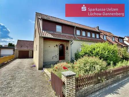 DHH in verkehrsgünstiger Lage von Uelzen - Selbermacher aufgepasst - gestalten Sie Ihr neues Zuhause