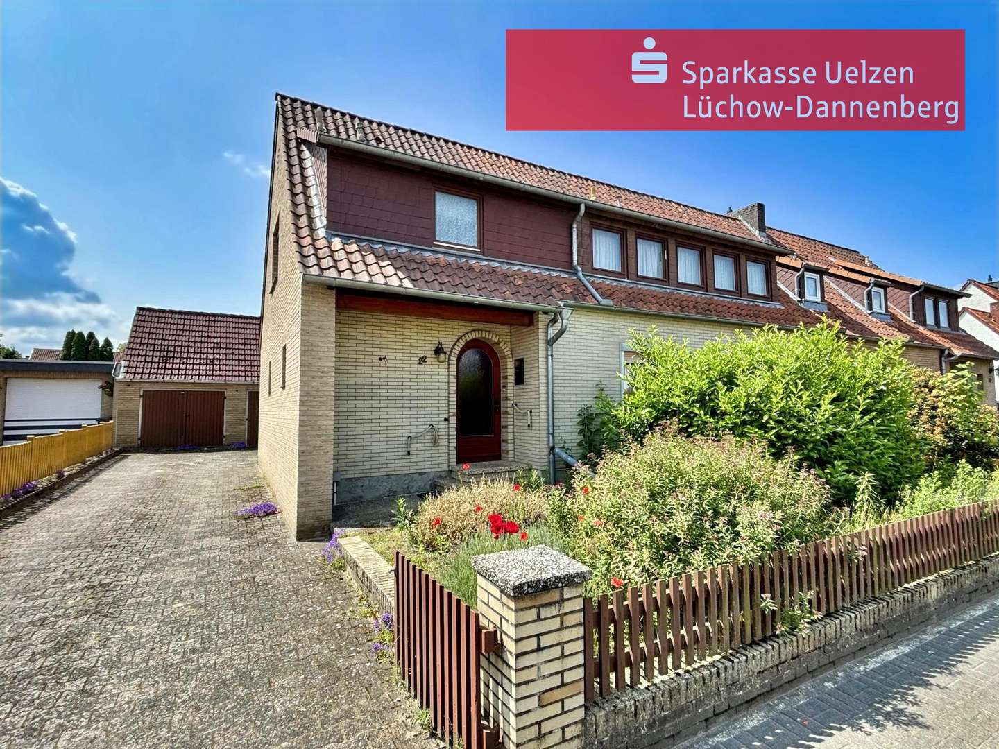 Ansicht von der Straße Ansicht von der Straße - Einfamilienhaus in 29525 Uelzen mit 209m² kaufen