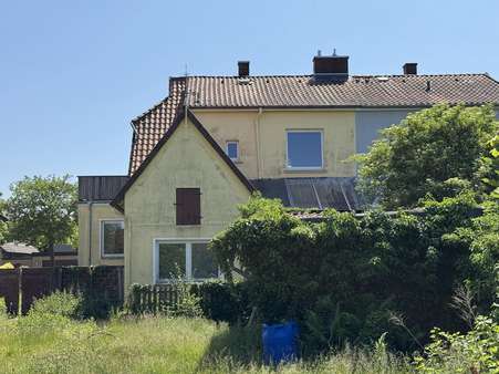 Ansicht vom Garten - Doppelhaushälfte in 29525 Uelzen mit 123m² kaufen