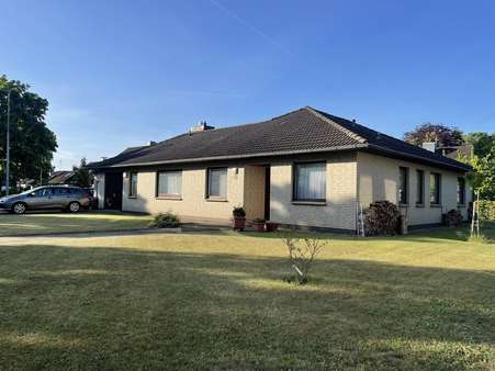 Seitenansicht Seitenansicht - Bungalow in 29451 Dannenberg mit 115m² kaufen