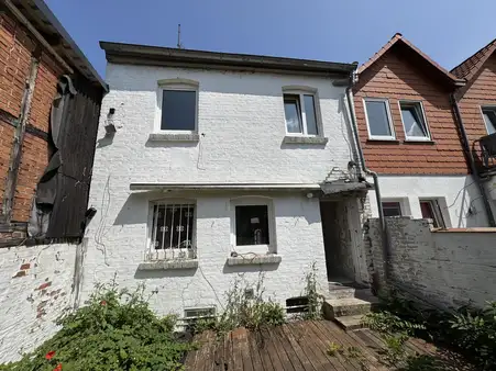 Sanierungsbedürftiges Reihenendhaus in zentraler Lage von Uelzen zu verkaufen !