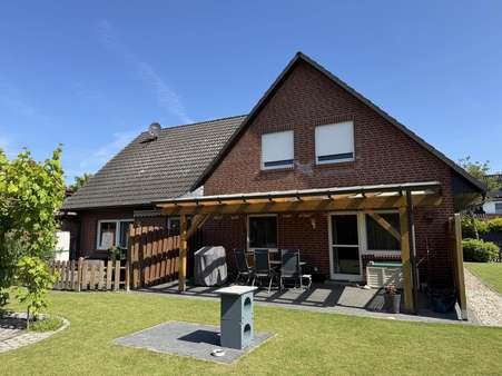 Blick vom Garten Blick vom Garten - Zweifamilienhaus in 29451 Dannenberg mit 220m² kaufen