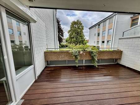 Blick auf den Balkon an der Südseite - Erdgeschosswohnung in 29525 Uelzen mit 80m² kaufen