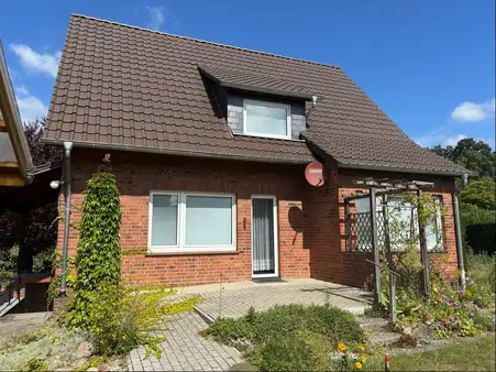 Ihr neues Zuhause auf dem Land- Zweifamilienhaus in Rätzlingen zu verkaufen!