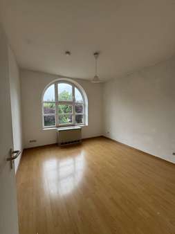Schlafbereich mit Laminatfußboden Schlafbereich mit Laminatfußboden - Etagenwohnung in 29574 Ebstorf mit 51m² kaufen