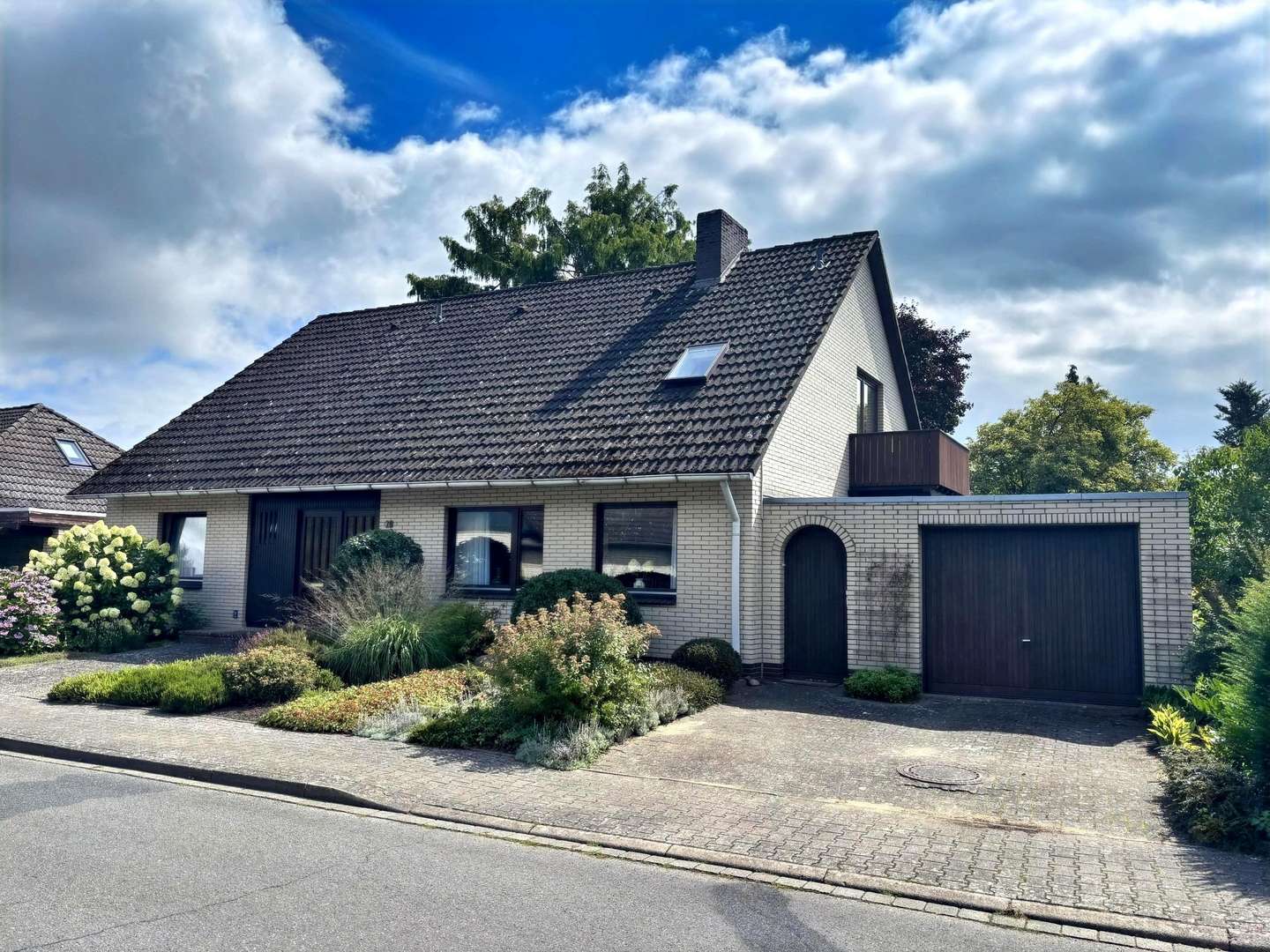 Straßenansicht - Einfamilienhaus in 29439 Lüchow mit 210m² kaufen