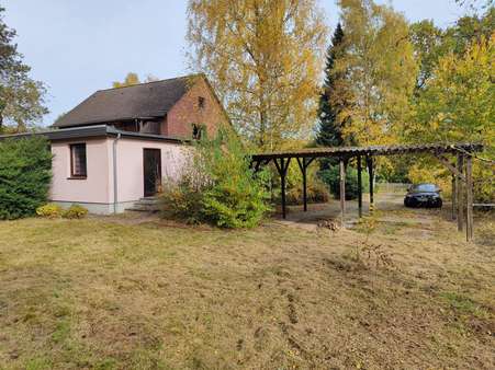 Anbau und Doppelcarport - Zweifamilienhaus in 29556 Suderburg mit 277m² kaufen