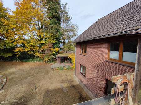 Blick von oben Garten mit Laube - Zweifamilienhaus in 29556 Suderburg mit 277m² kaufen