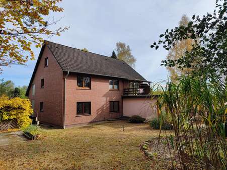 Haus Blick vom hinteren Garten - Zweifamilienhaus in 29556 Suderburg mit 277m² kaufen