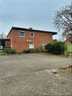Front II - Mehrfamilienhaus in 29525 Uelzen mit 169m² kaufen