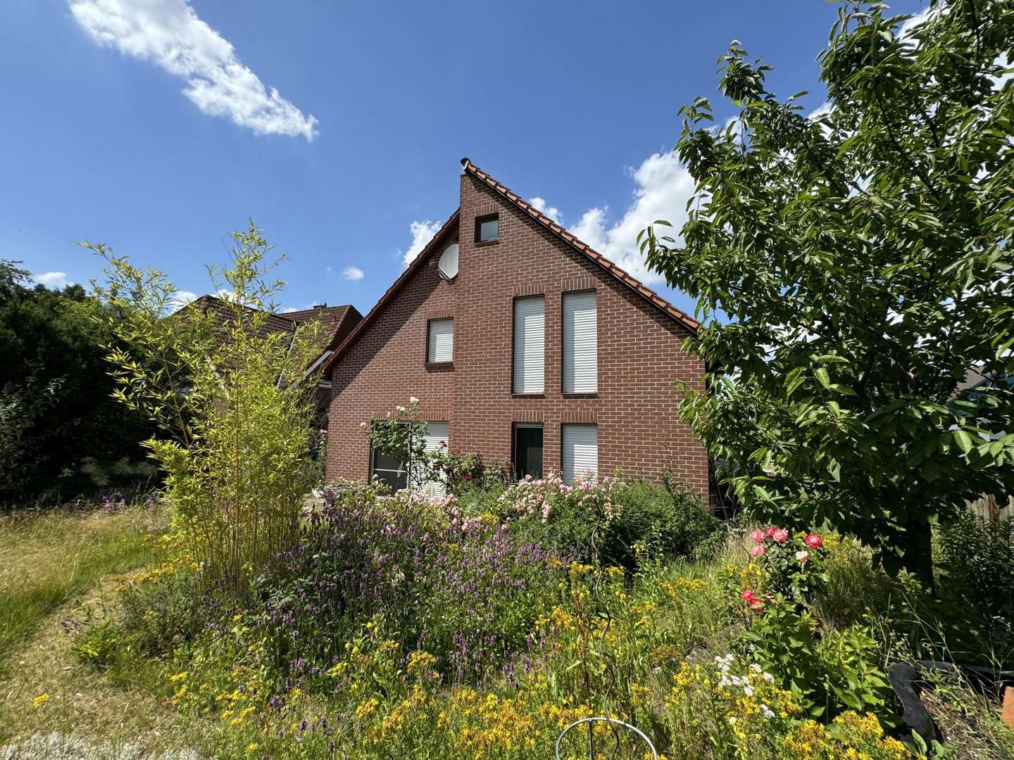 Ansicht vom Garten - Einfamilienhaus in 30559 Hannover mit 120m² kaufen