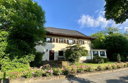 Ansicht von der Straße - Einfamilienhaus in 29525 Uelzen mit 185m² kaufen