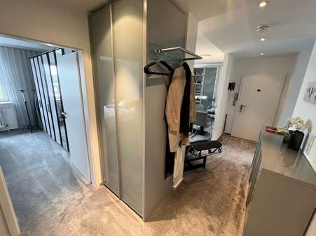 Flurbereich mit Garderobe - Etagenwohnung in 31141 Hildesheim mit 79m² kaufen