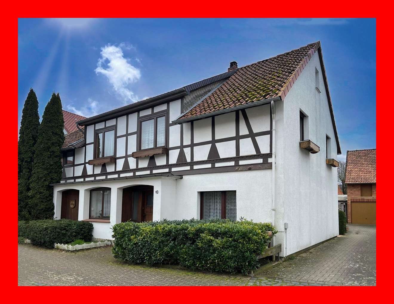 Front-/Seitenansicht - Haus in 31089 Duingen mit 270m² kaufen