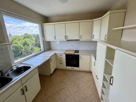 … und Küche … und Küche - Dachgeschosswohnung in 31137 Hildesheim mit 87m² kaufen