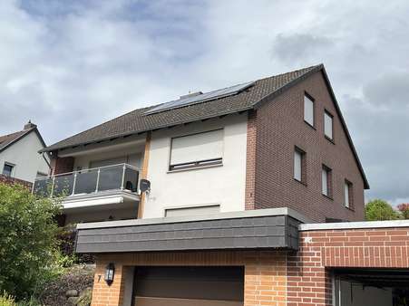 Vorder-/Seitenansicht Vorder-/Seitenansicht - Zweifamilienhaus in 31084 Freden mit 200m² kaufen