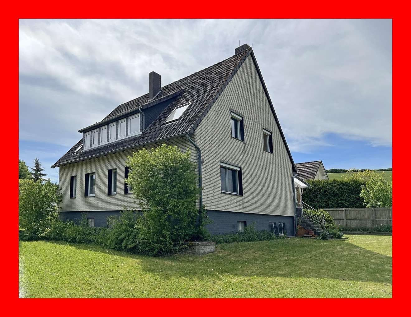 Front-/Seitenansicht Front-/Seitenansicht - Einfamilienhaus in 31061 Alfeld mit 158m² kaufen