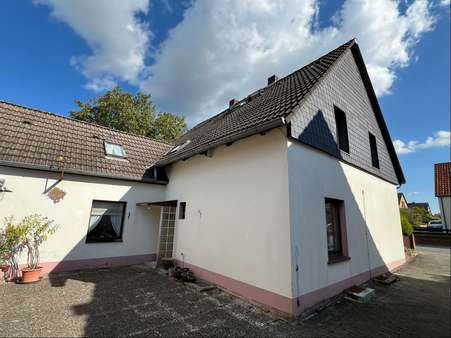 Hofansicht Hofansicht - Einfamilienhaus in 31228 Peine mit 160m² kaufen