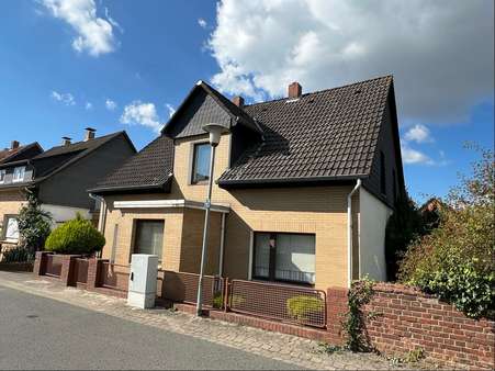 Straßenansicht Straßenansicht - Einfamilienhaus in 31228 Peine mit 160m² kaufen