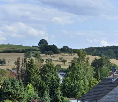 Blick aus einem Fenster im OG Blick aus einem Fenster im OG - Einfamilienhaus in 31061 Alfeld mit 140m² kaufen