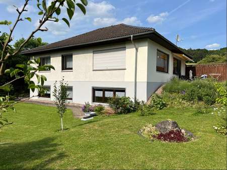 Gartenansicht - Bungalow in 31073 Delligsen mit 107m² kaufen
