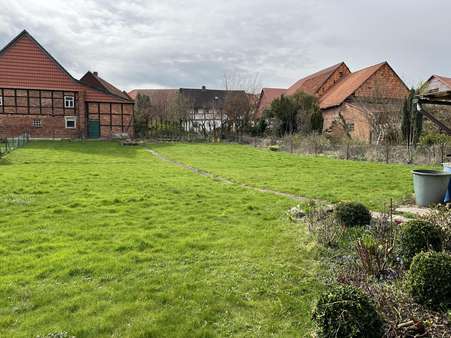 Grundstück / Garten - Doppelhaushälfte in 31084 Freden mit 140m² kaufen
