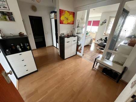 Geräumige Eingangsdiele Geräumige Eingangsdiele - Etagenwohnung in 31135 Hildesheim mit 81m² kaufen