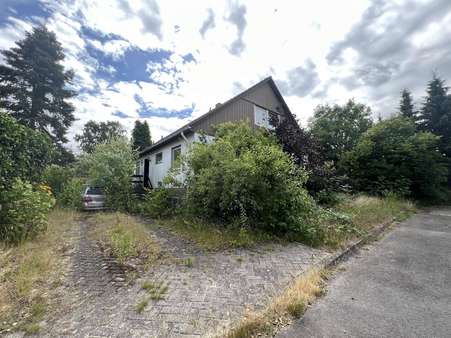 Außenansicht Außenansicht - Zwangsversteigerung Einfamilienhaus in 31226 Peine mit 157m² kaufen