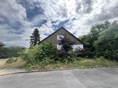 Ansicht vom Wendehammer Ansicht vom Wendehammer - Zwangsversteigerung Einfamilienhaus in 31226 Peine mit 157m² kaufen