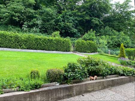 Blick in den Garten - Einfamilienhaus in 31061 Alfeld mit 147m² kaufen