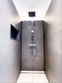 Dusche im 1. OG - Maisonette-Wohnung in 31157 Sarstedt mit 163m² kaufen