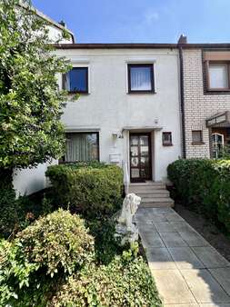 Herzlich willkommen Herzlich willkommen - Reihenmittelhaus in 31137 Hildesheim mit 99m² kaufen