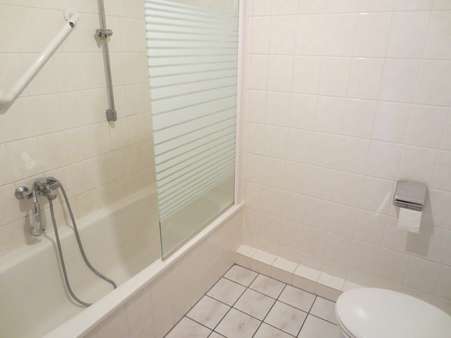 Bad Bad - Dachgeschosswohnung in 31177 Harsum mit 55m² mieten