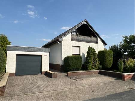 Straßenansicht Straßenansicht - Erdgeschosswohnung in 31246 Ilsede mit 107m² kaufen