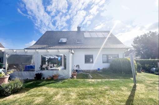 Ansicht Gartenseite - Einfamilienhaus in 31199 Diekholzen mit 160m² kaufen