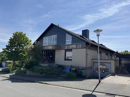 Außenansicht - Zweifamilienhaus in 31139 Hildesheim mit 358m² kaufen