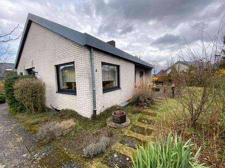 Seitenansicht - Einfamilienhaus in 38642 Goslar mit 105m² günstig kaufen