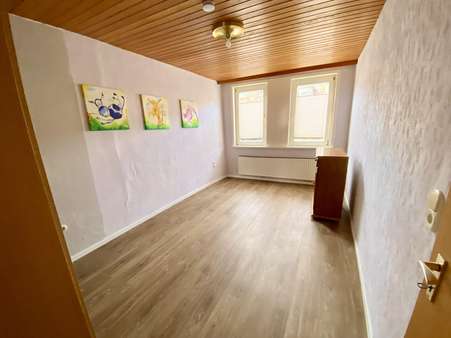 Weiteres Zimmer im EG - Reihenmittelhaus in 31162 Bad Salzdetfurth mit 275m² günstig kaufen