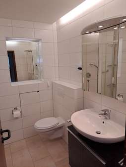 Modernes Duschbad Modernes Duschbad - Etagenwohnung in 31134 Hildesheim mit 80m² kaufen
