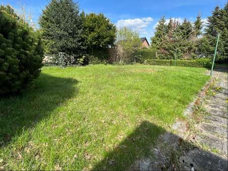 Garten rechte Hälfte (frei) - Zweifamilienhaus in 31241 Ilsede mit 160m² günstig kaufen