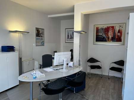 Gewerbeeinheit im EG/Büro - Wohn- / Geschäftshaus in 31141 Hildesheim mit 400m² als Kapitalanlage kaufen