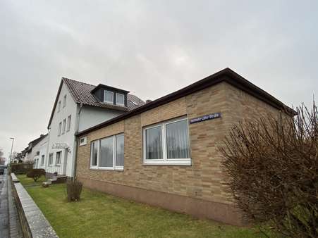 Anbau rechts - Reihenendhaus in 31191 Algermissen mit 262m² kaufen