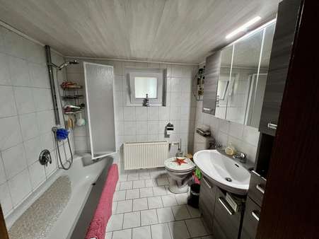 Tageslichtbad mit Wanne - Einfamilienhaus in 31167 Bockenem mit 90m² kaufen