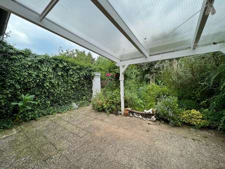 Überdachte Terrasse - Doppelhaushälfte in 31199 Diekholzen mit 130m² kaufen