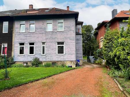 Rückansicht - Zweifamilienhaus in 38640 Goslar mit 249m² als Kapitalanlage kaufen