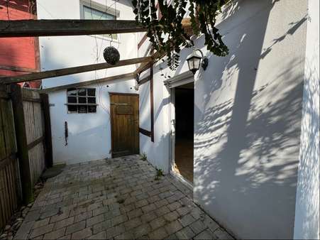 kleiner Innenhof - Reihenendhaus in 31061 Alfeld mit 102m² kaufen
