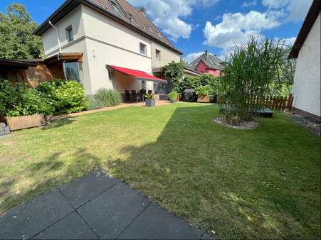 pflegeleichter Garten - Doppelhaushälfte in 31224 Peine mit 117m² kaufen