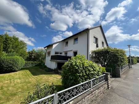 Straßenansicht - Zweifamilienhaus in 38642 Goslar mit 161m² kaufen