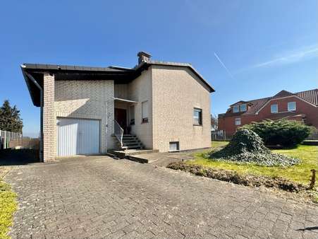 Frontansicht - Bungalow in 31185 Söhlde mit 131m² kaufen