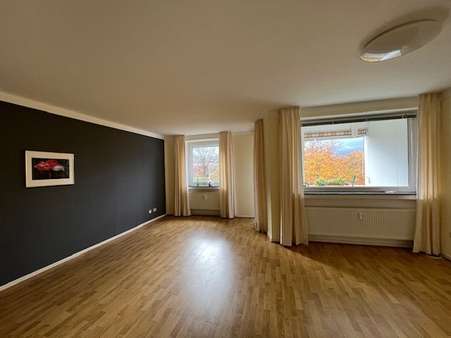 Wohnzimmer - Etagenwohnung in 31135 Hildesheim mit 81m² kaufen